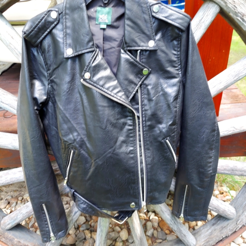 Lady faux leather jacket